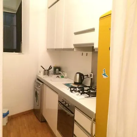Via Paracelso, 5 شقة *