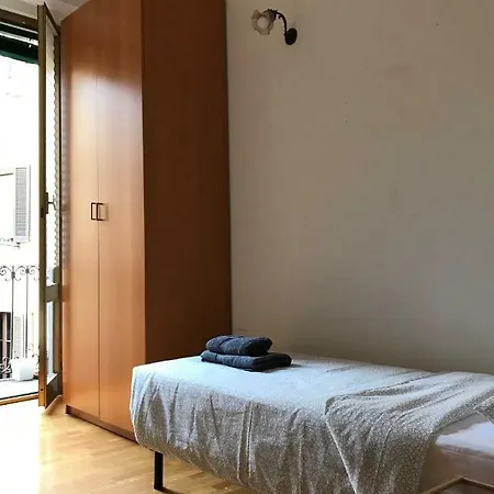 Via Paracelso, 5 * ميلان