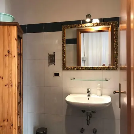Via Paracelso, 5 Apartman